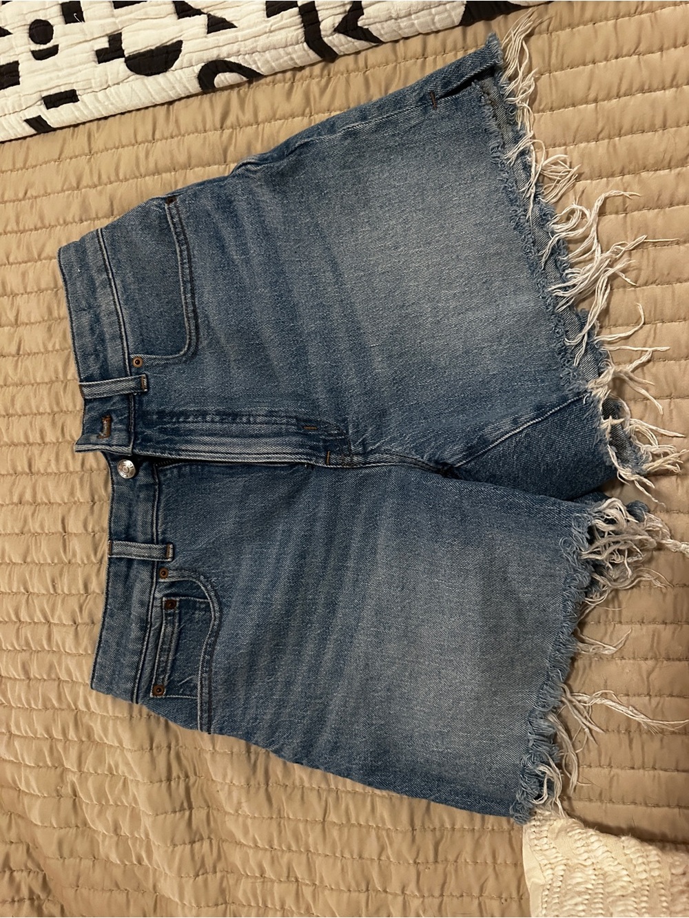 Madewell curvy perfect mid length denim short size 27.